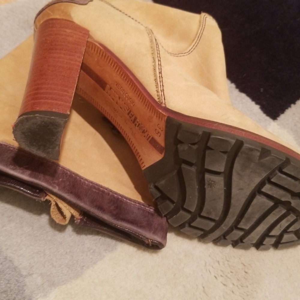 Boots - Picture 3 of 3